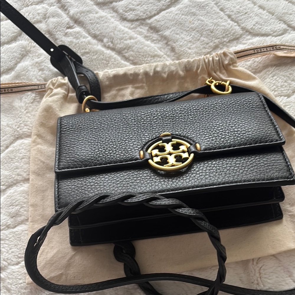 Tory Burch Black and Gold Crossbody Bag with Chain Strap - Picture 4 of 7